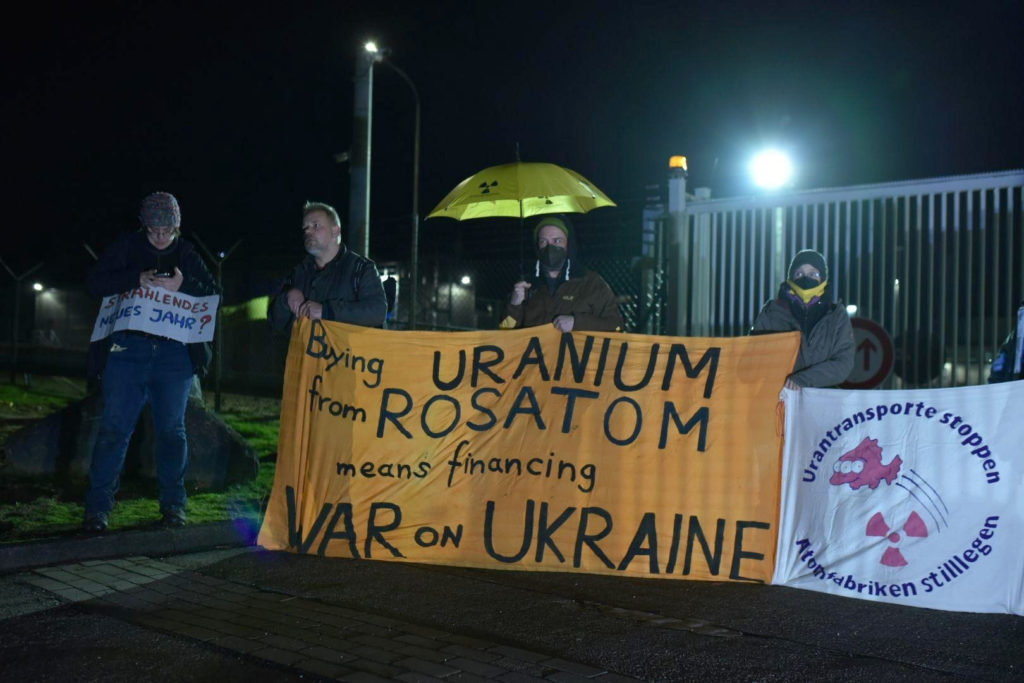 Banner Bying Uranium from Rosatom means financing War on Ukraine